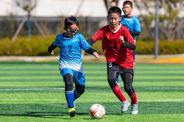 组图：德尚迎来法国队执教生涯告别战 替补席落泪依依不舍